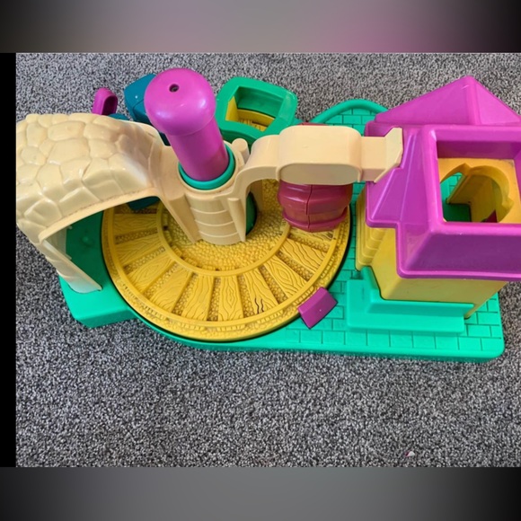 RARE Vintage 1990 PlaySkool BARNEY STATION Purple Dinosaur Spinning Train Toy - Picture 6 of 9